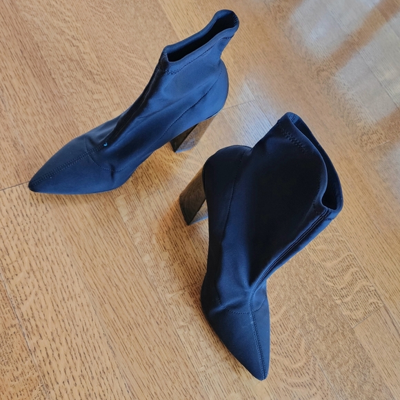 Black Bata Boots, Sz 41/ Size 10 - Block Heel - Picture 15 of 16
